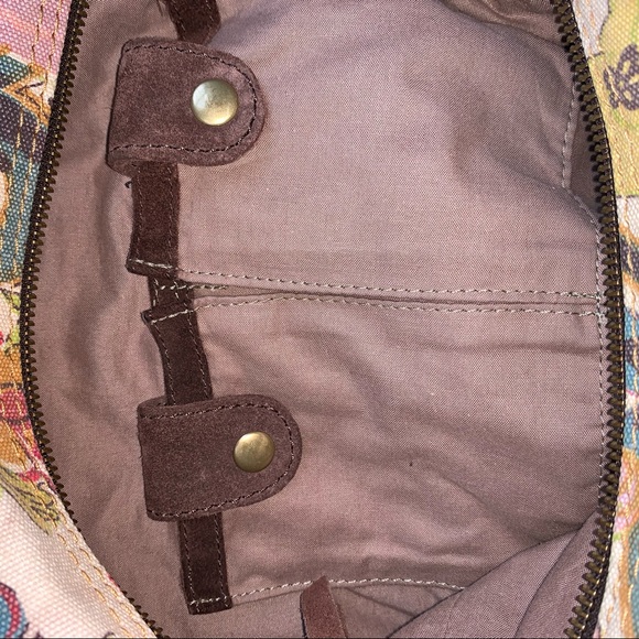 Gorgeous Lucky Brand Hobo - Picture 4 of 4